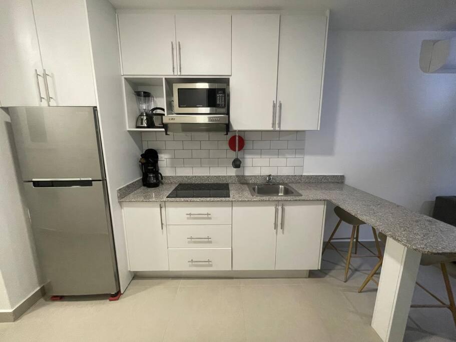 2br Aptsurrounded By History With Modern Amenities Apartamento