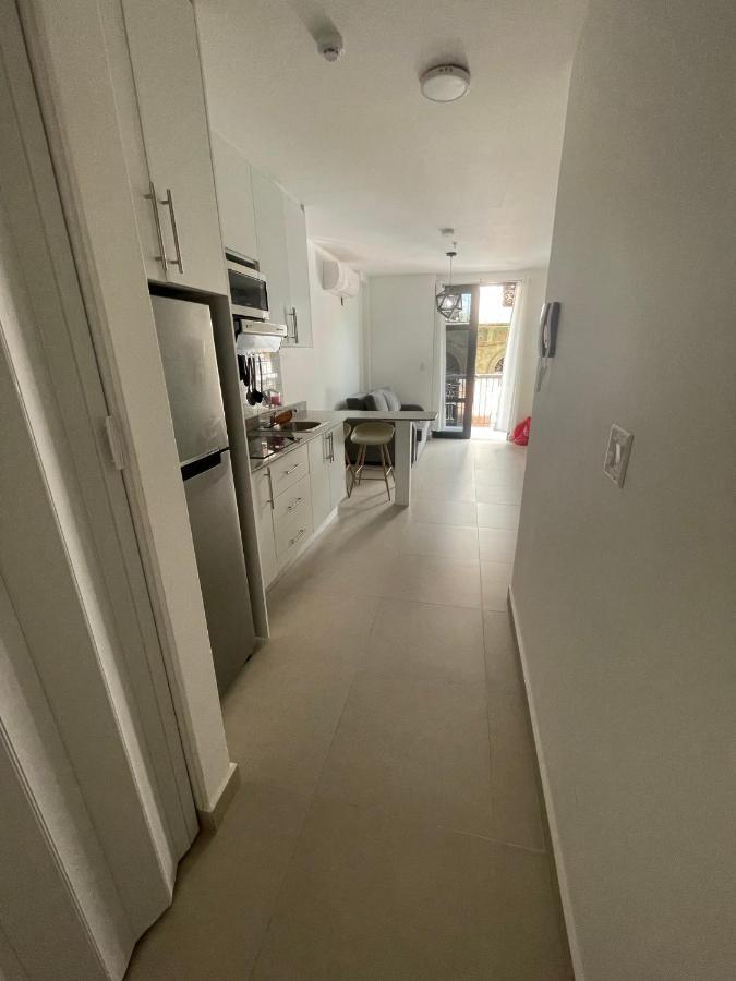 2br Aptsurrounded By History With Modern Amenities *